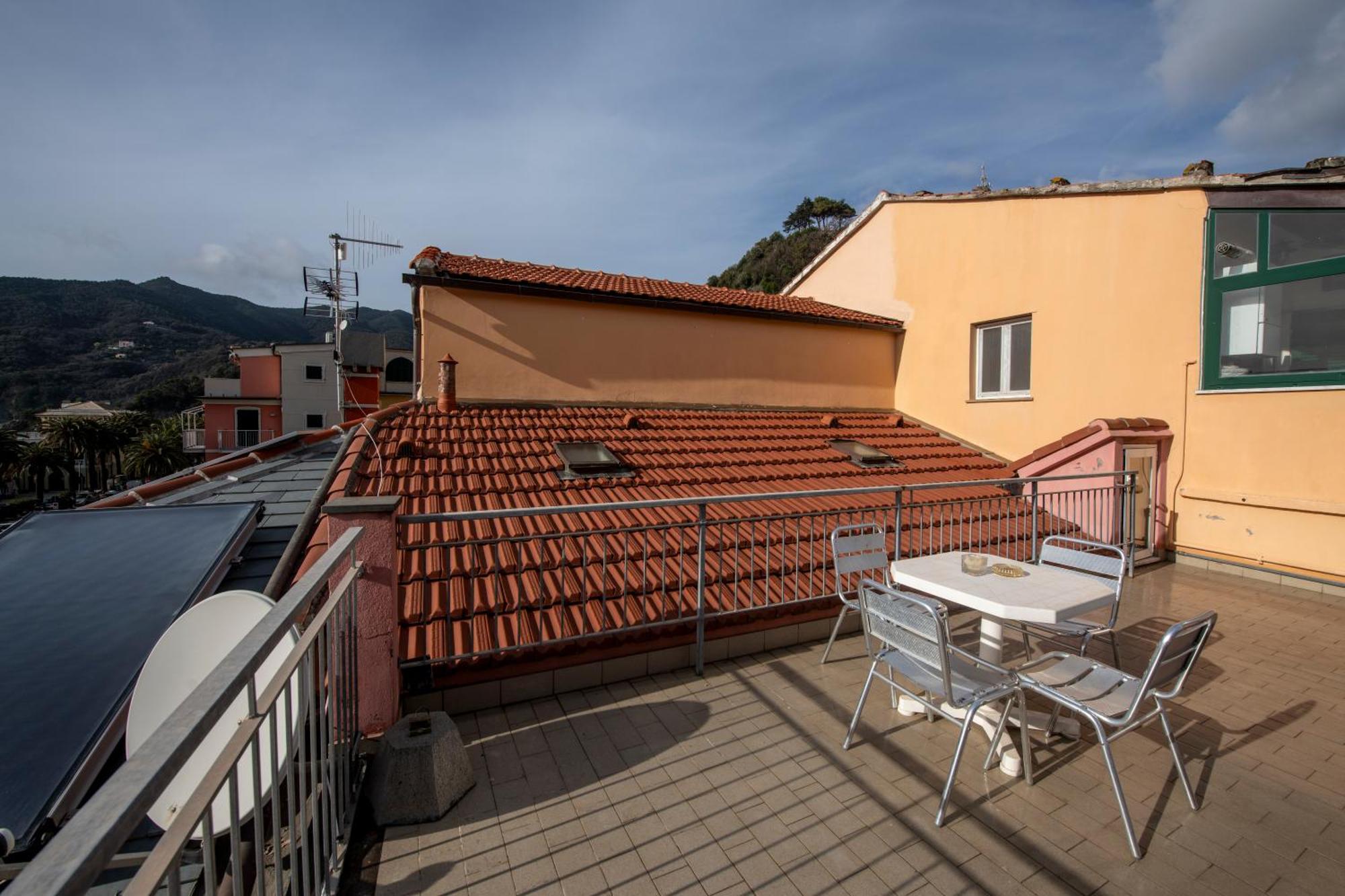 188B - Casa Di Nina Moneglia Con Terrazza - 2Min Dal Mare Apartman Kültér fotó